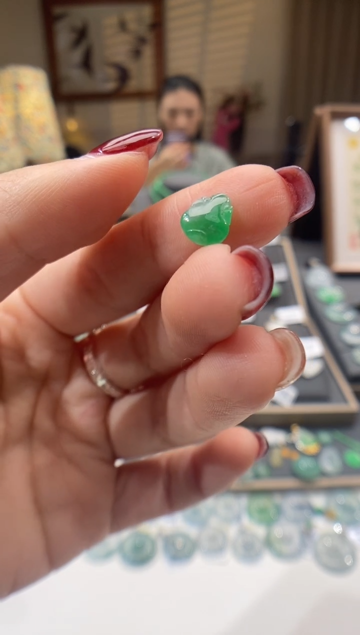 【闪购商品】翡翠颈饰未镶嵌金蟾