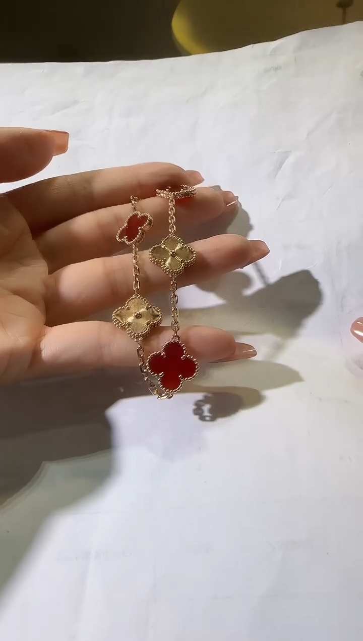 【闪购商品】玛瑙/玉髓手链18K金镶嵌18k金红花隔镭射手链