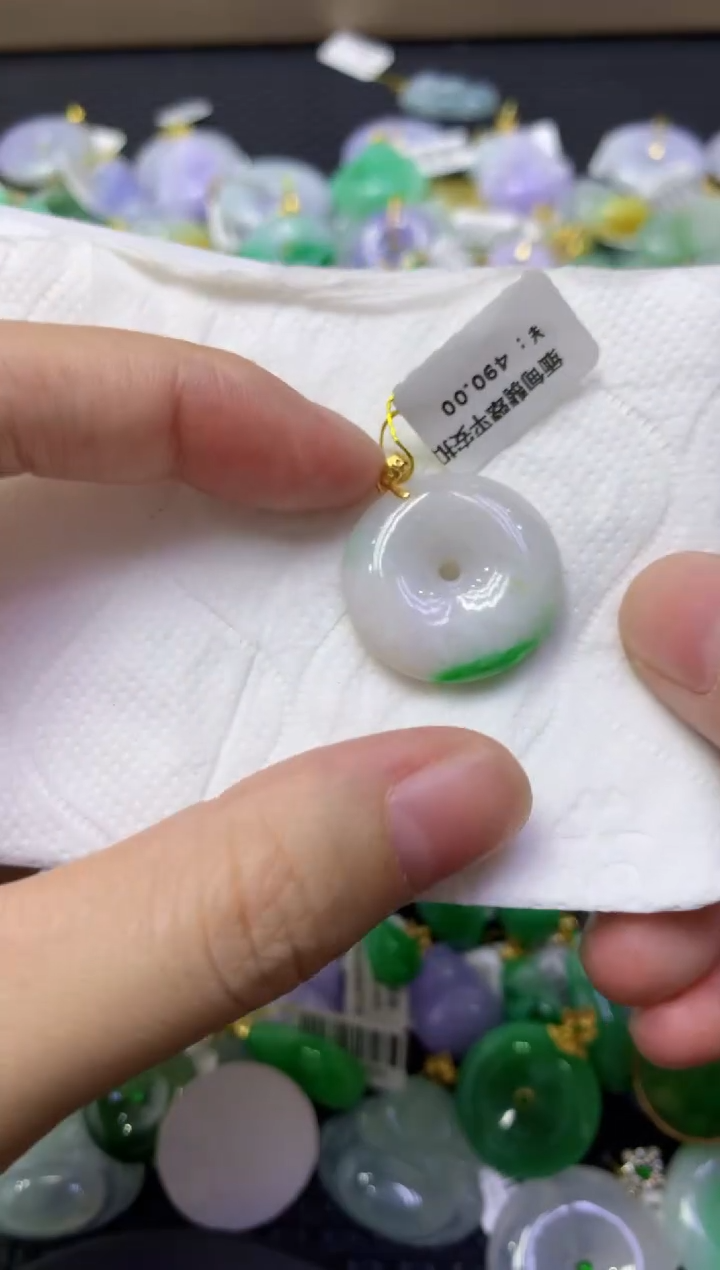 颈饰未镶嵌翡翠天然缅甸翡翠A货