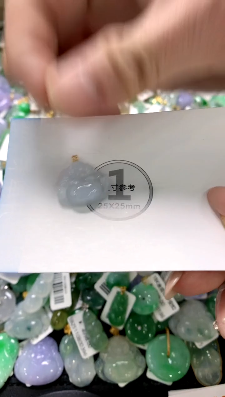 颈饰18K金镶嵌翡翠1111111111111111