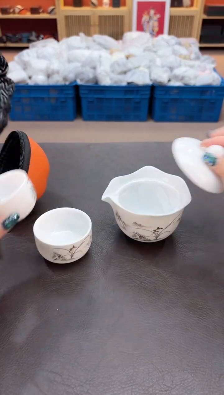 【闪购商品】摆件瓷SC1111111111111