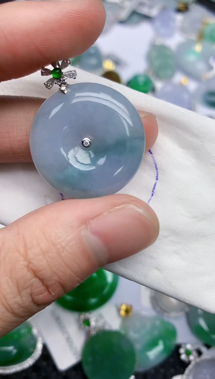 颈饰18K金镶嵌翡翠188   天然翡翠A货  百元以上9米证书费自理