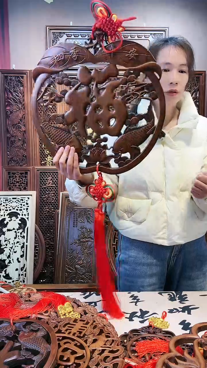 【闪购商品】香樟木木雕38公分苹果福