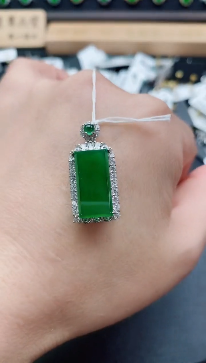 吊坠(赠链)银S925镶嵌翡翠1