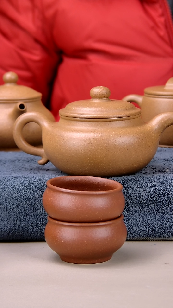【闪购商品】紫砂茶壶仿古梨皮黄段240