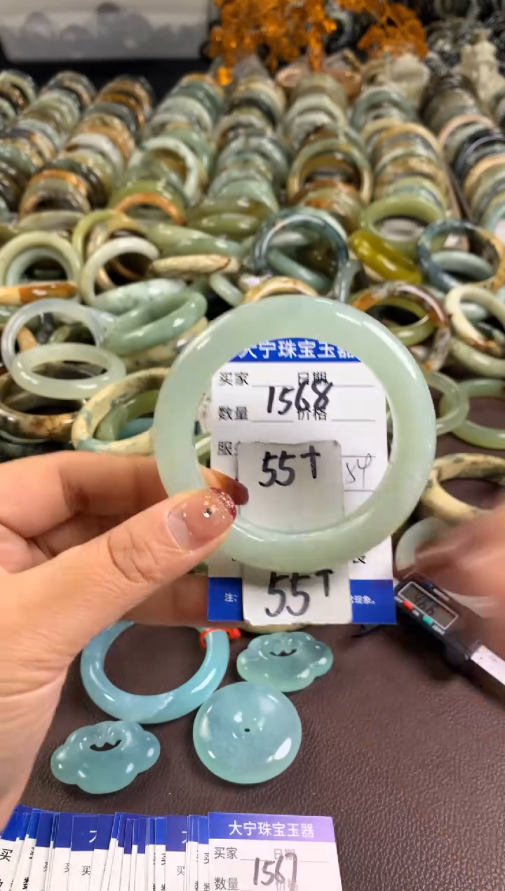 【闪购商品】蛇纹石玉手镯未镶嵌1568