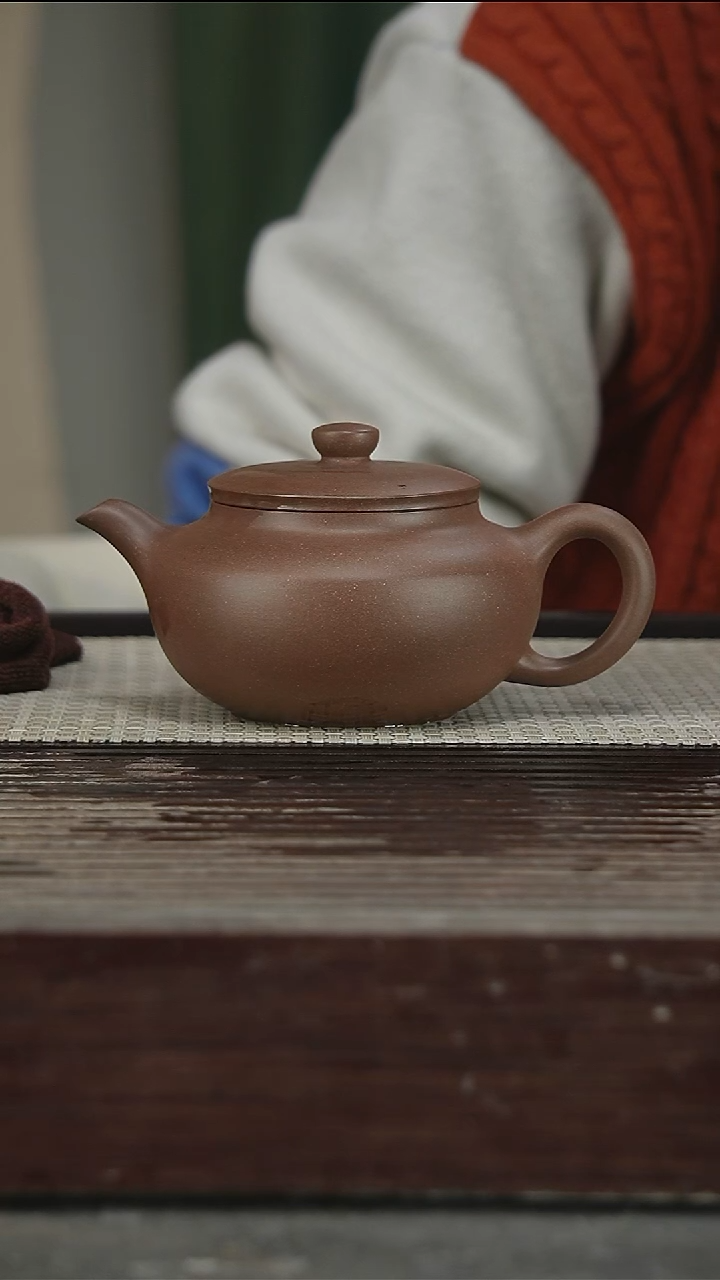 茶壶紫砂高工制，带证300CC61号