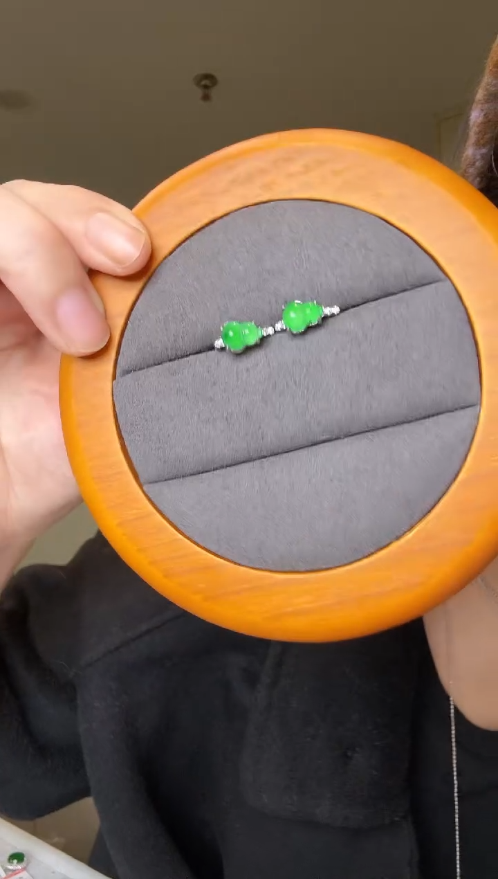 【闪购商品】翡翠耳饰银S925镶嵌葫芦耳包