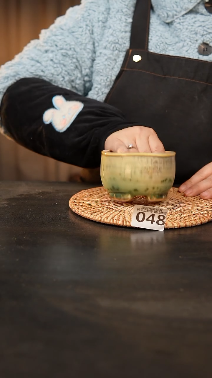 【闪购商品】瓷片048泥泥手工花盆口8高6