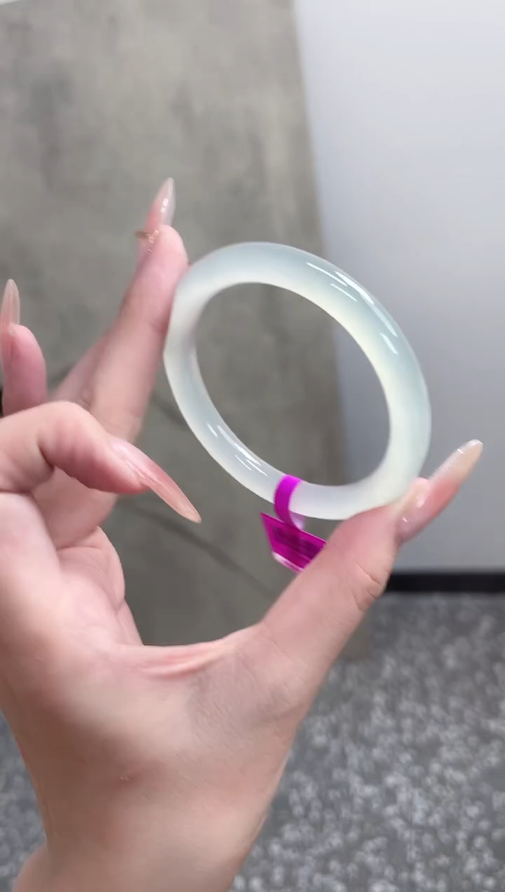 【闪购商品】玛瑙/玉髓手镯未镶嵌54-55圈 需要包容圆条