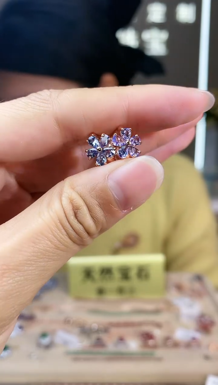 【闪购商品】坦桑石耳饰银S925镶嵌耳饰