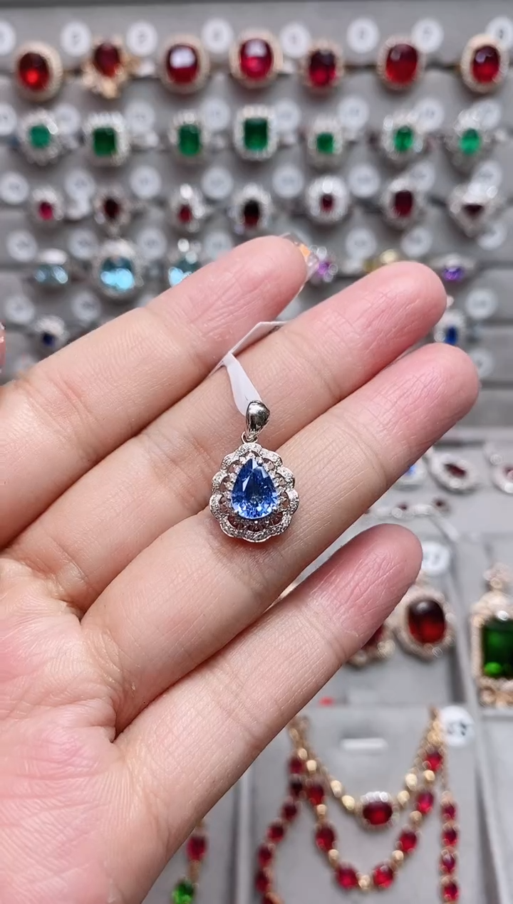 【闪购商品】蓝宝石18K金吊坠18K金镶嵌·