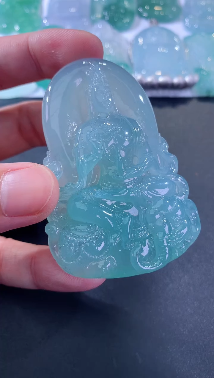 【闪购商品】翡翠颈饰未镶嵌欣赏链接