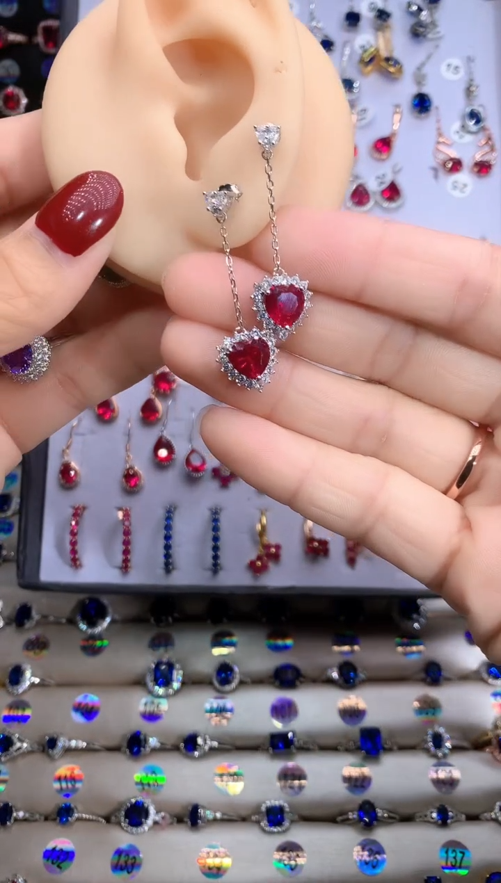 【闪购商品】红宝石耳饰银S925镶嵌银色