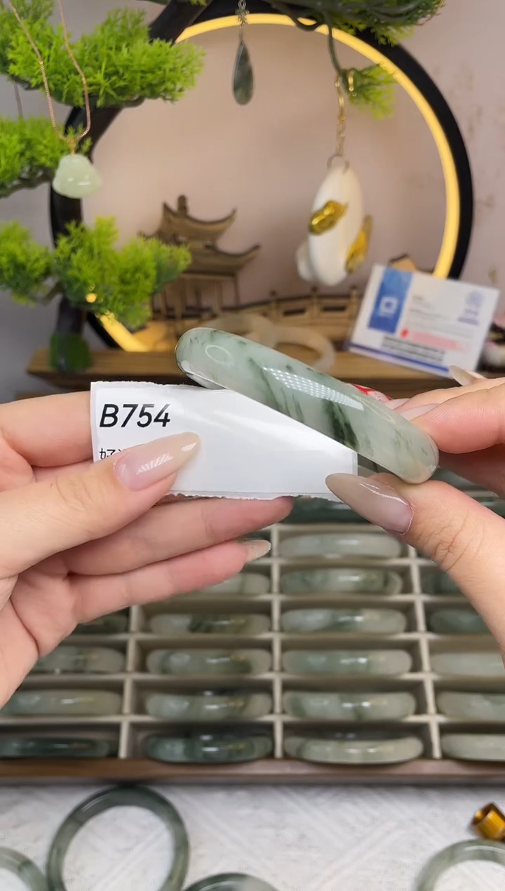 未镶嵌手镯石英质玉B754