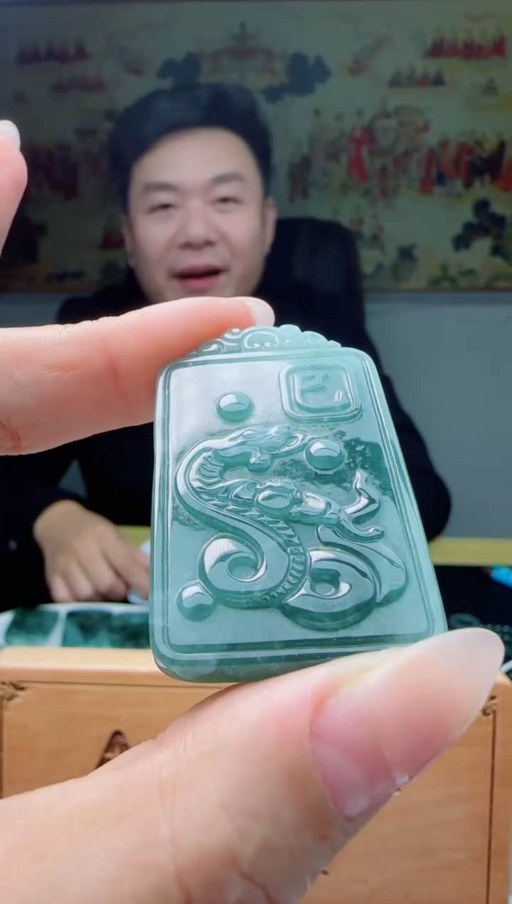 【闪购商品】翡翠颈饰未镶嵌蛇