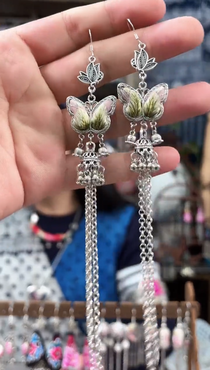 织绣民族风非遗老绣饰品506