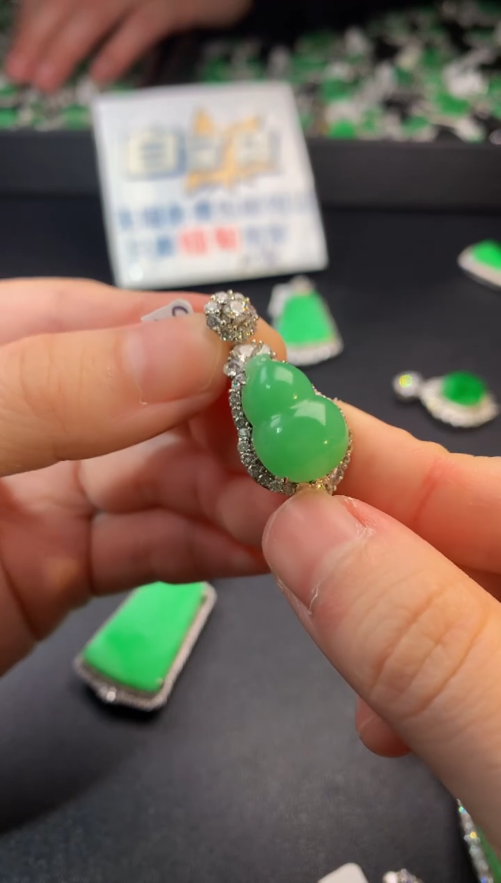 【闪购商品】翡翠颈饰银S925镶嵌翡翠