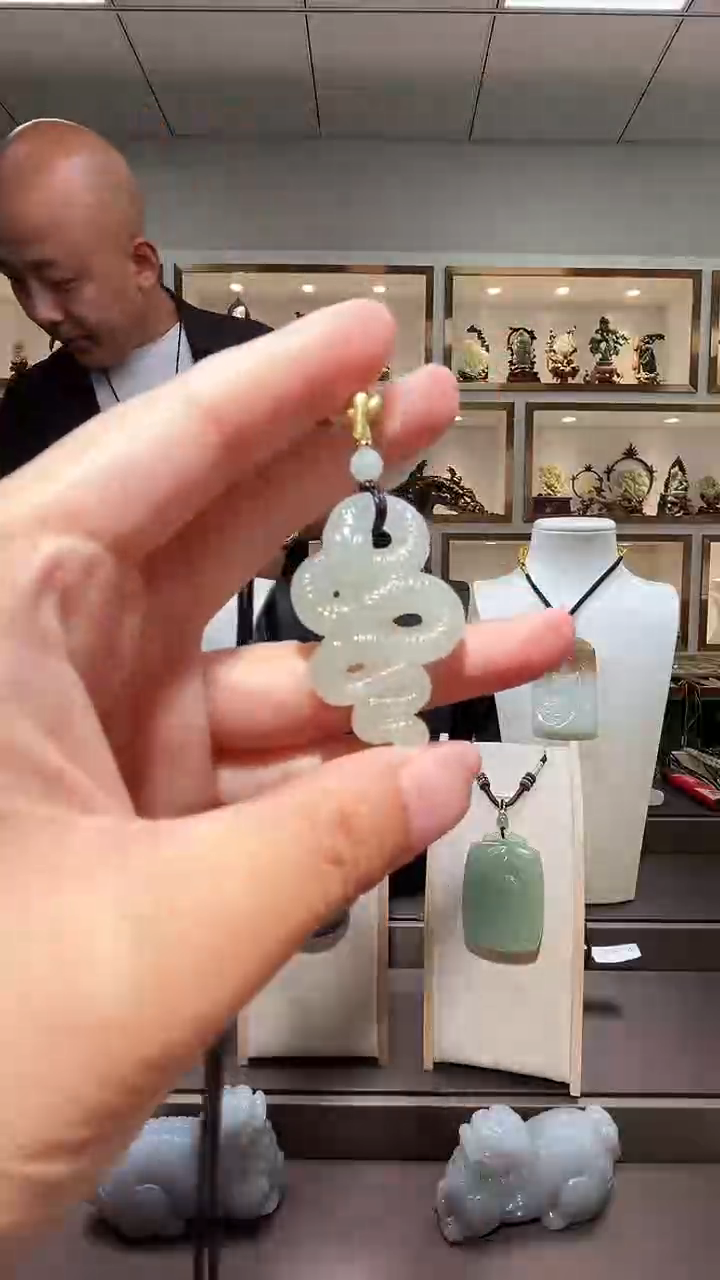 和田玉未镶嵌颈饰苏
