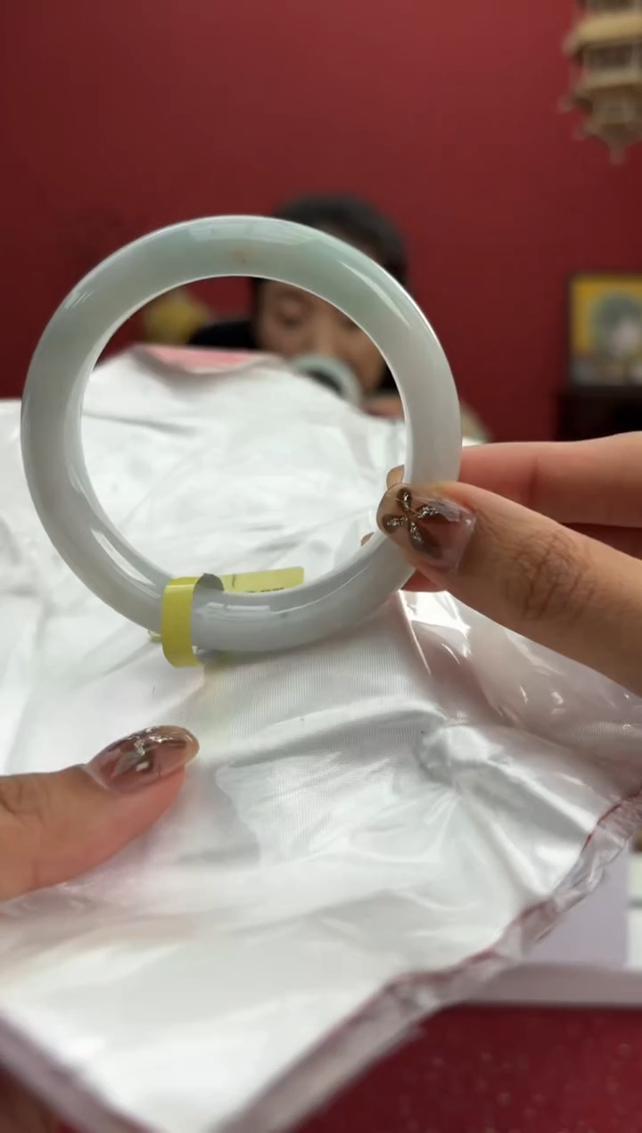 【闪购商品】翡翠手镯未镶嵌14手镯