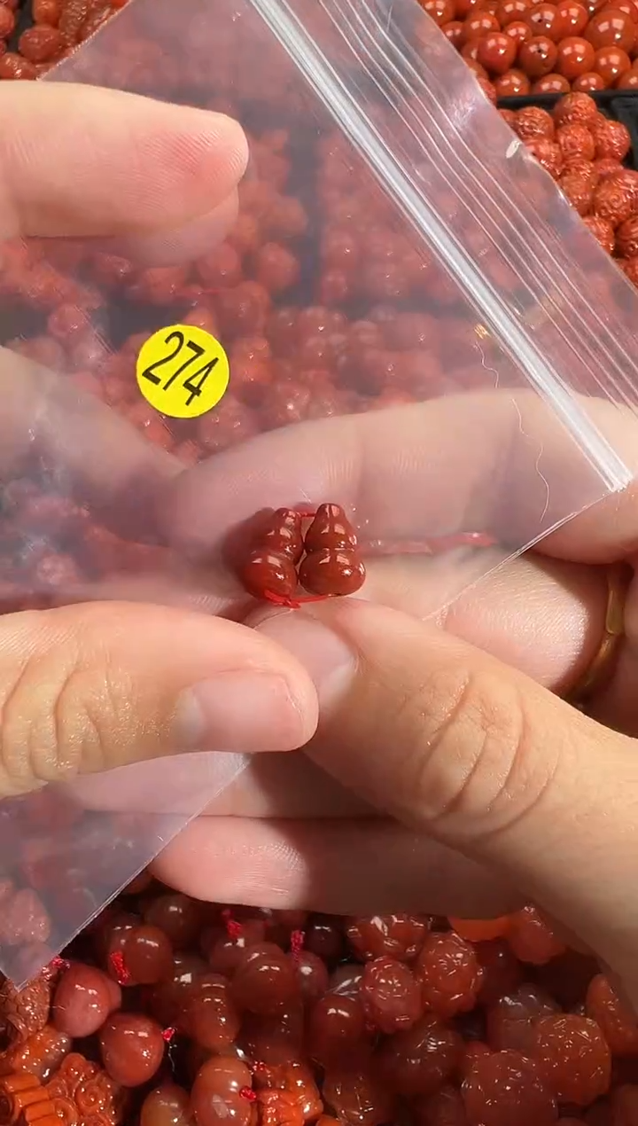 颈饰未镶嵌南红玛瑙1