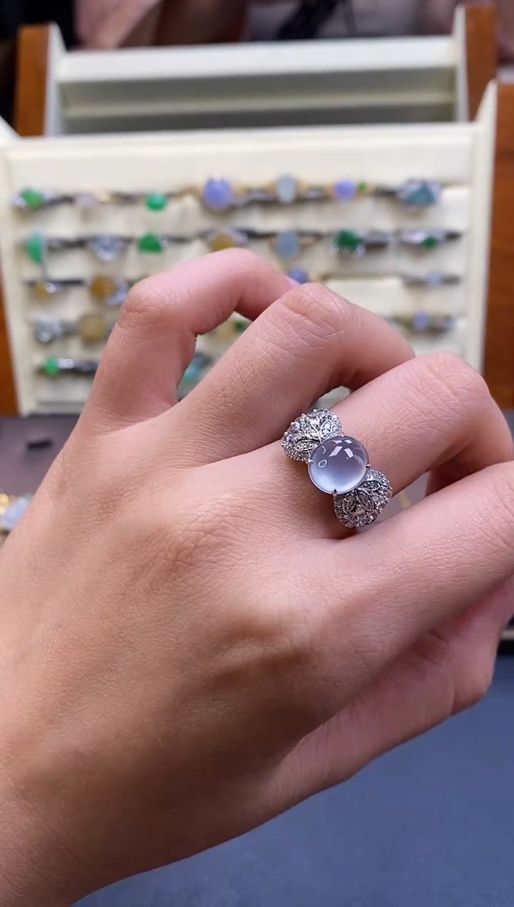 颈饰18K金镶嵌翡翠17710