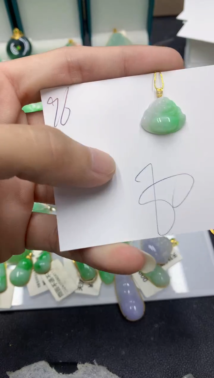 【闪购商品】翡翠颈饰18K金镶嵌翡翠