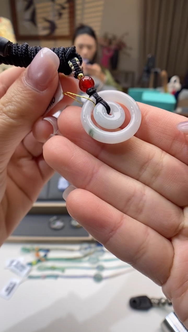 【闪购商品】翡翠颈饰未镶嵌子母扣