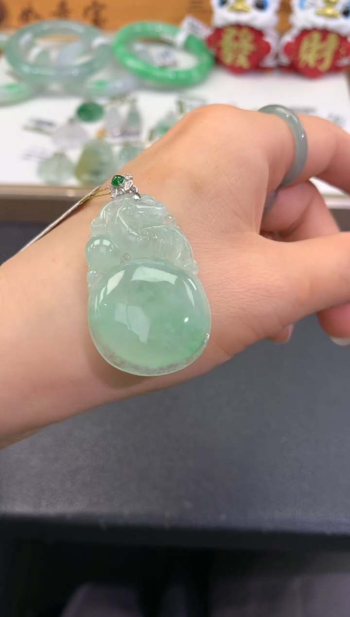 【闪购商品】翡翠颈饰18K金镶嵌              