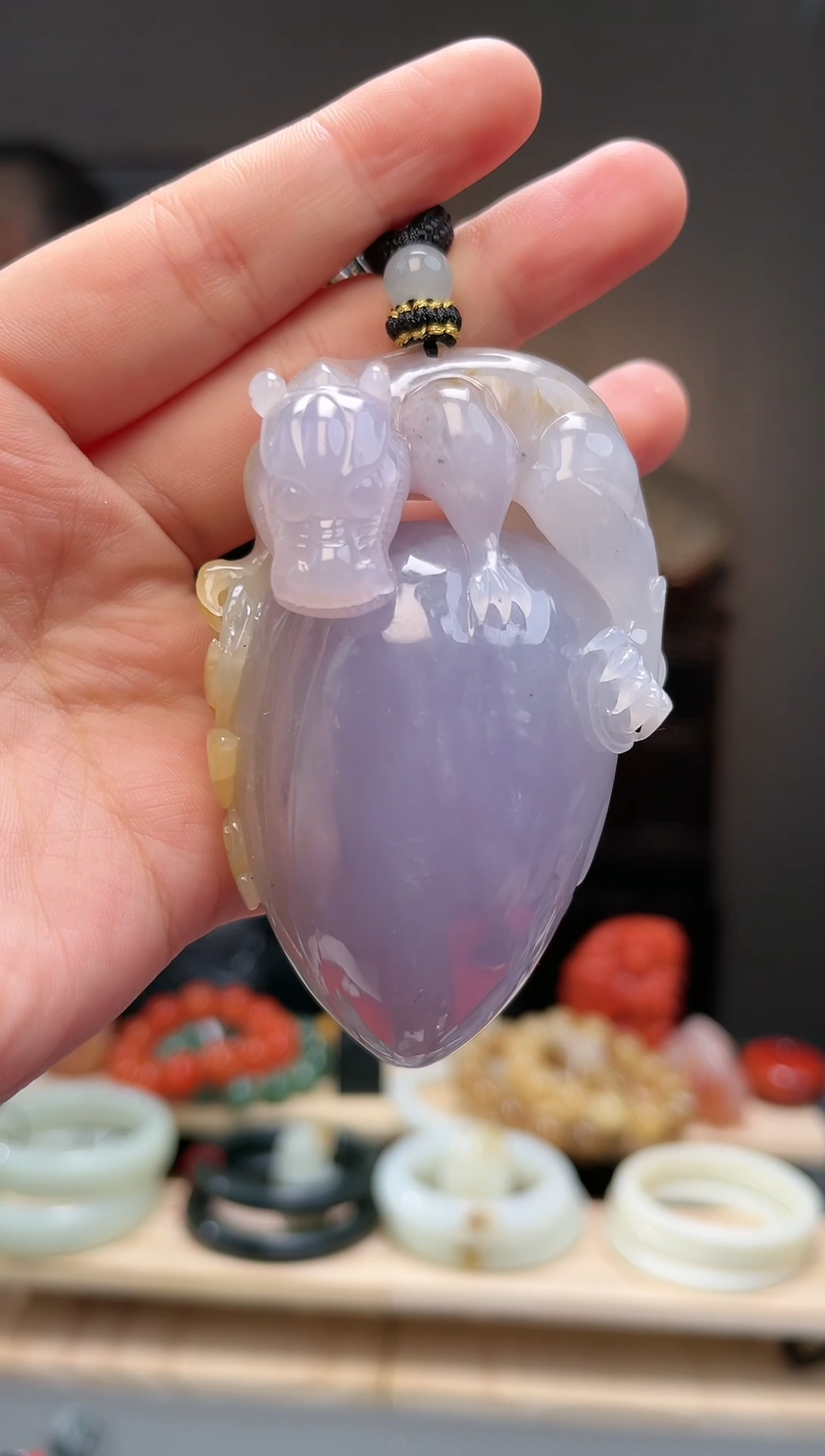 颈饰未镶嵌翡翠涵*嘉手把件