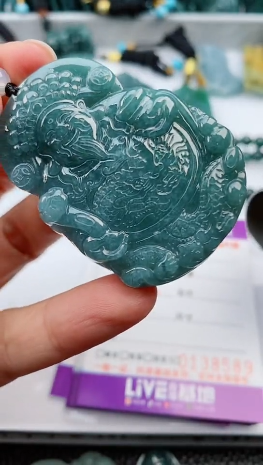 【闪购商品】翡翠颈饰未镶嵌