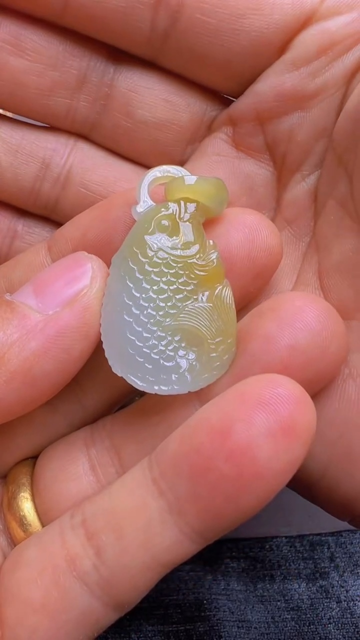 【闪购商品】翡翠颈饰未镶嵌年年有余