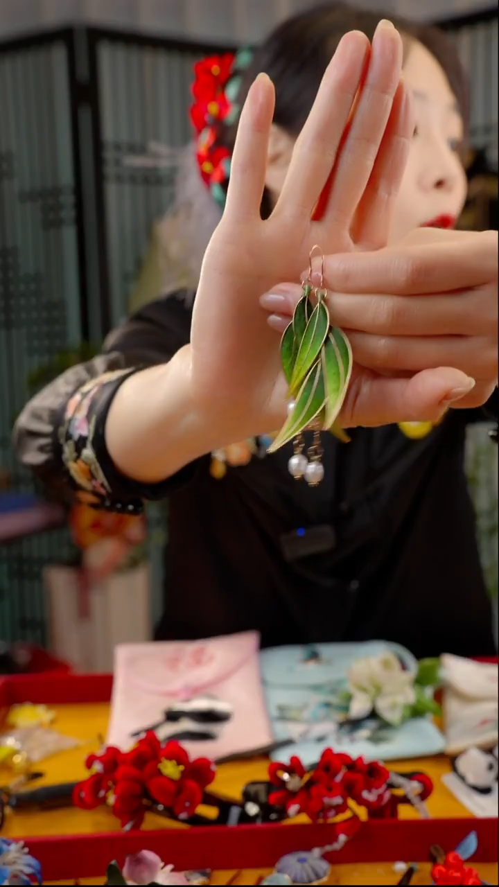 刺绣皆*非遗苏绒花手工饰品