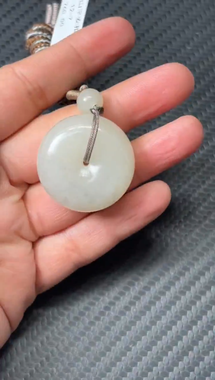 吊坠(赠链)未镶嵌和田玉和田黑山微色差平安扣m