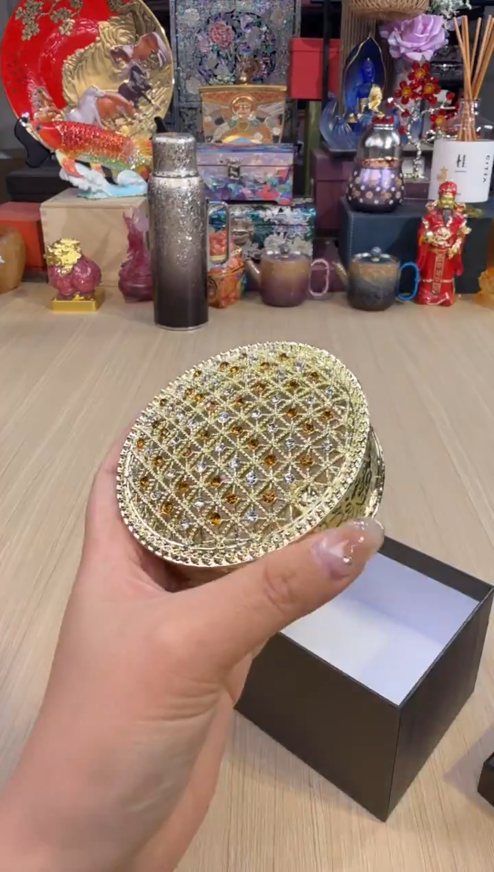 228七宝金色满天星圆盒