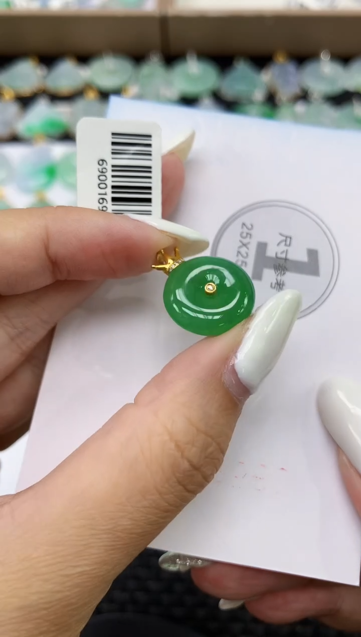 颈饰18K金镶嵌翡翠11111111111