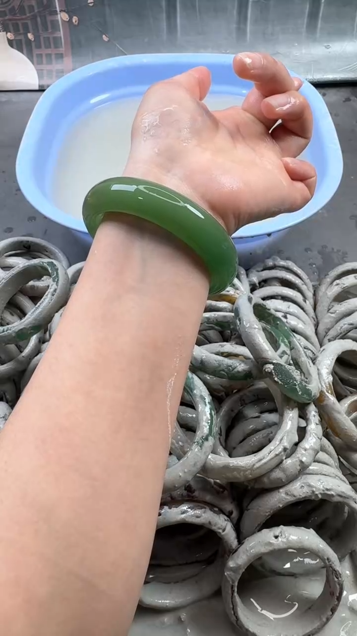 【闪购商品】石英质玉手镯未镶嵌12 6160