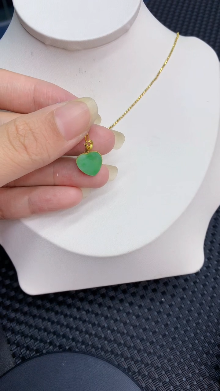 【闪购商品】翡翠颈饰18K金镶嵌            8