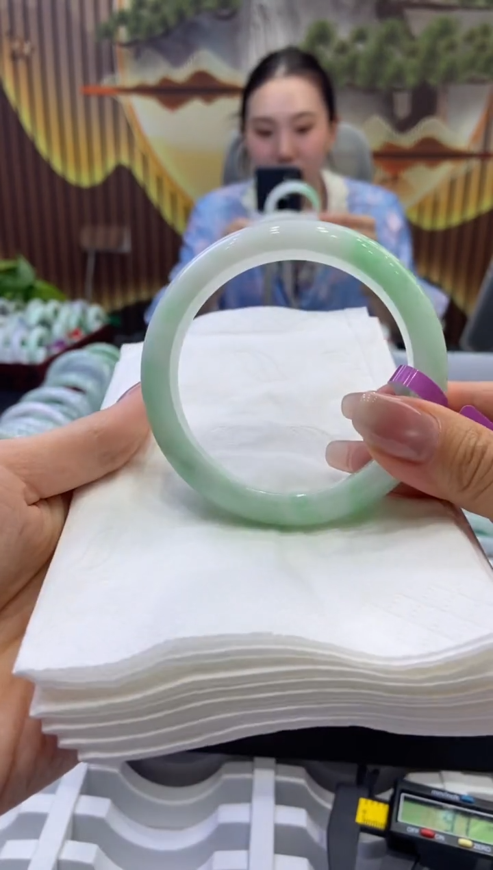 翡翠手镯未镶嵌00008461