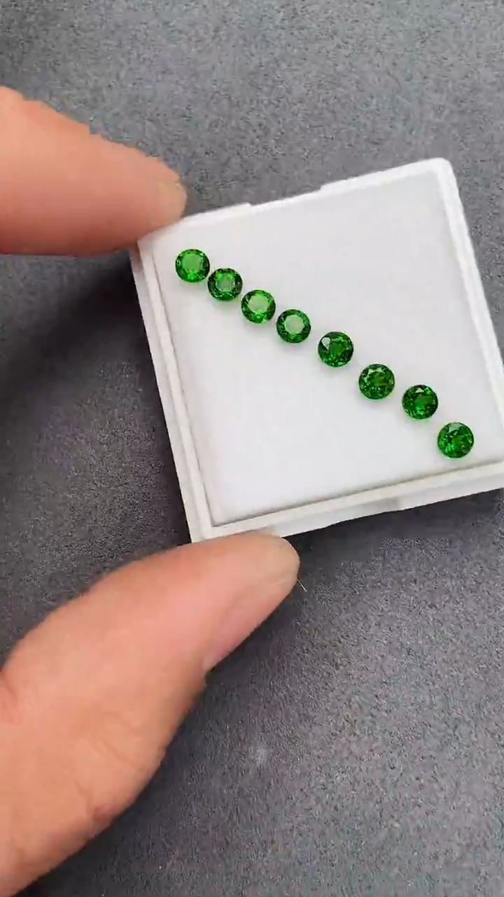 【闪购商品】透辉石裸石未镶嵌裸石