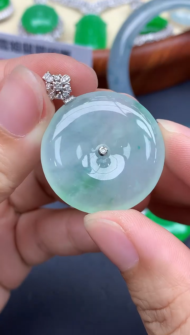 颈饰18K金镶嵌翡翠425-中国好珍宝