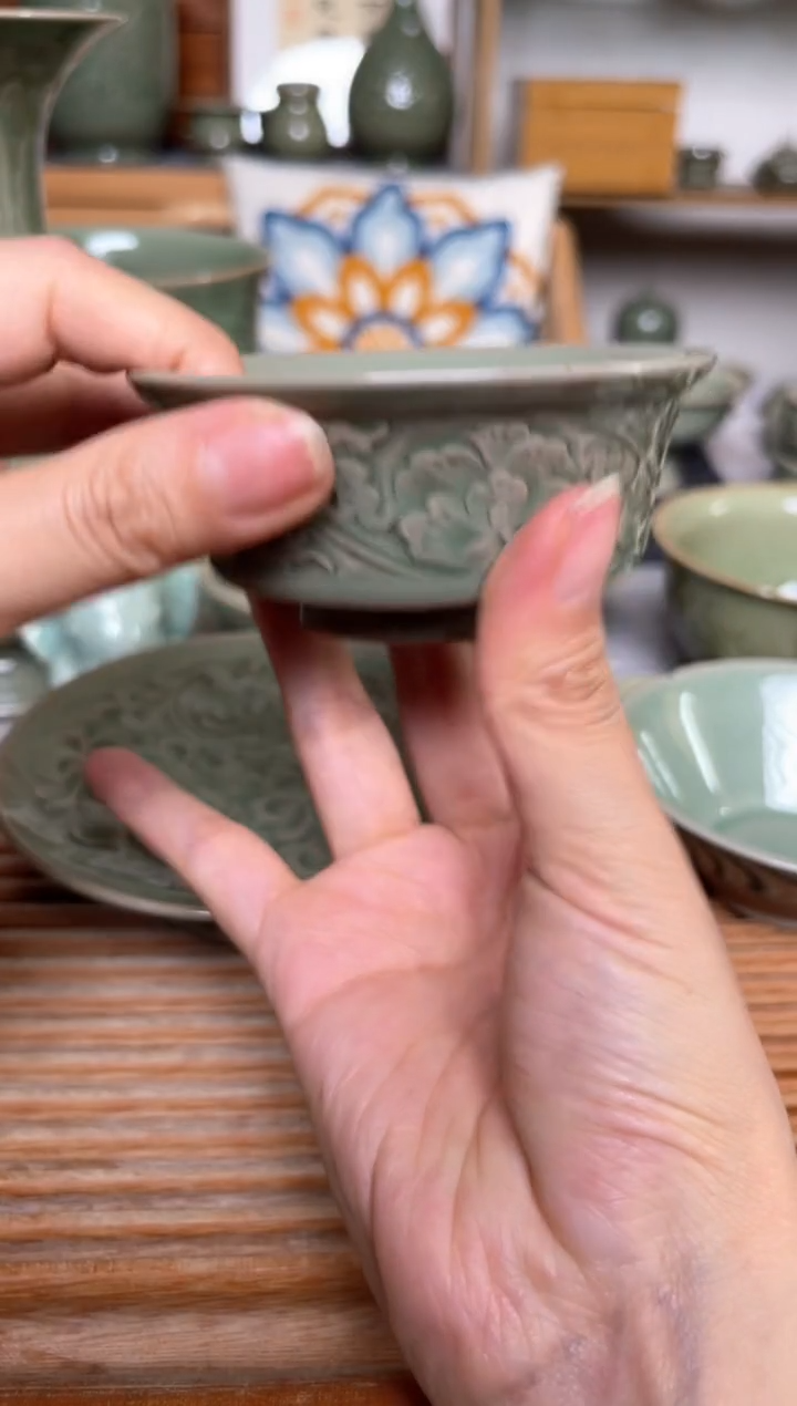 【闪购商品】其他184王晓娜纯手工秘色牡丹纹扯足杯