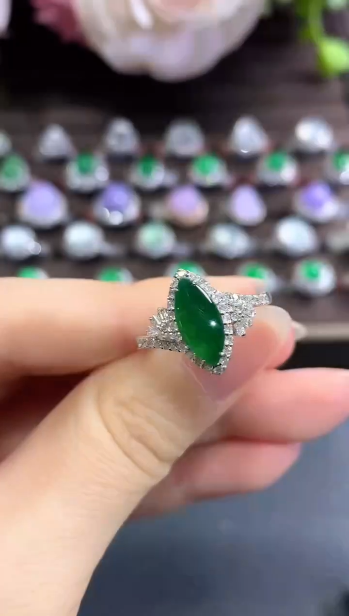 18K金镶嵌戒指翡翠b109  