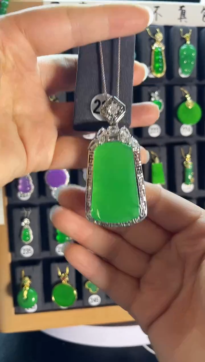 【闪购商品】翡翠耳饰银S925镶嵌老212