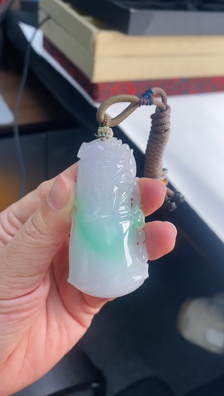 【闪购商品】翡翠吊坠(赠链)未镶嵌天然A货缅甸翡翠竹节吊坠