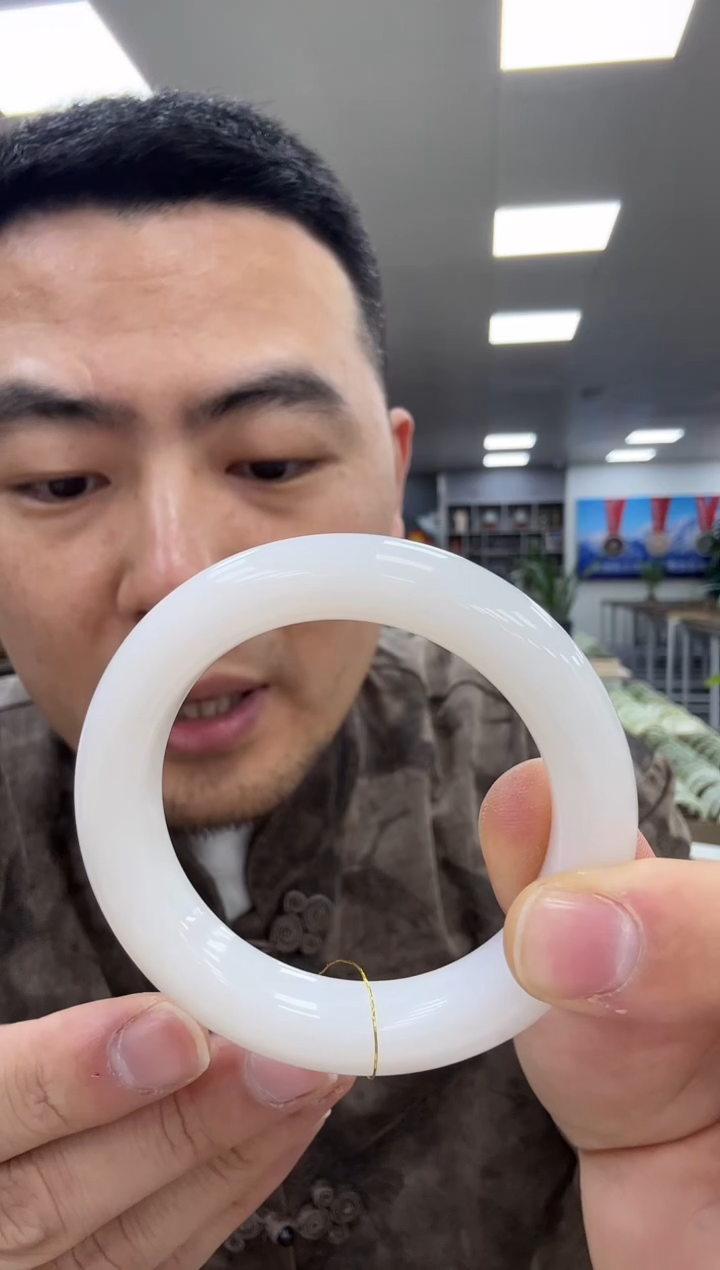 【闪购商品】和田玉手镯未镶嵌54  200