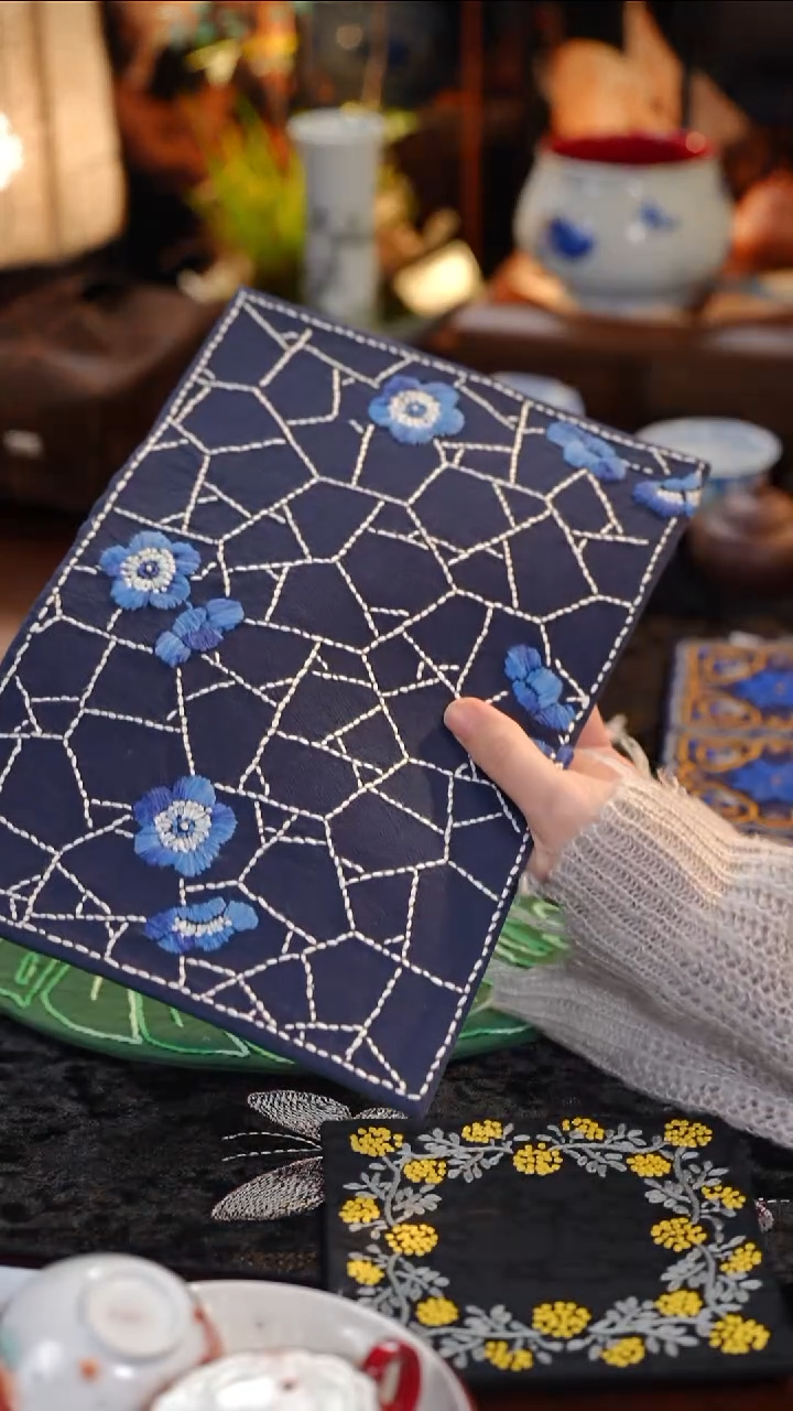 刺绣·············