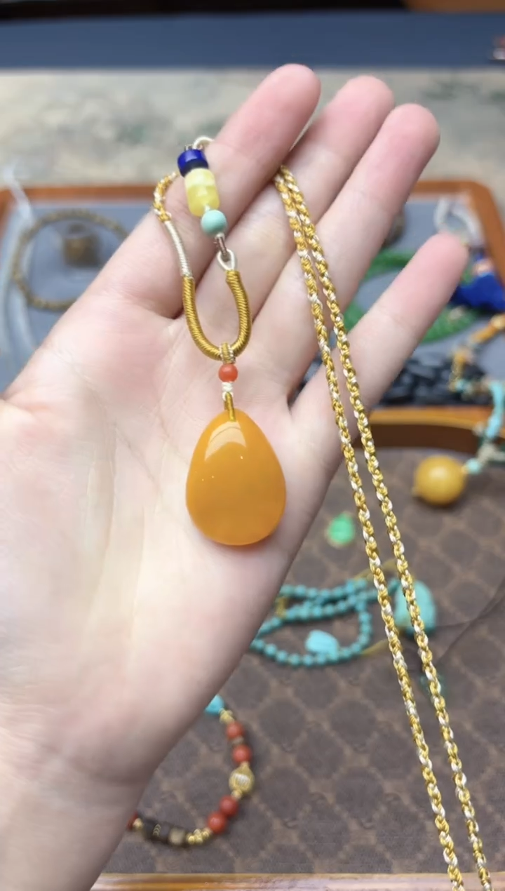 蜜蜡颈饰未镶嵌蜜蜡水滴吊坠GW