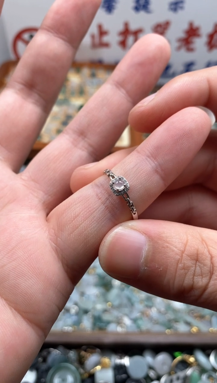 【闪购商品】翡翠颈饰未镶嵌哥哥