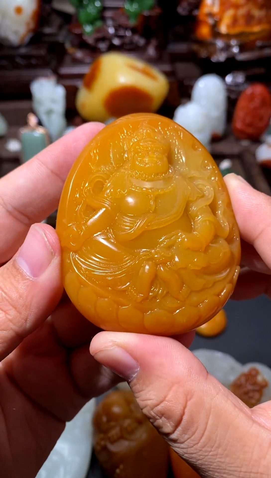 未镶嵌手镯和田玉（糖玉）中**口都是非法的大哥